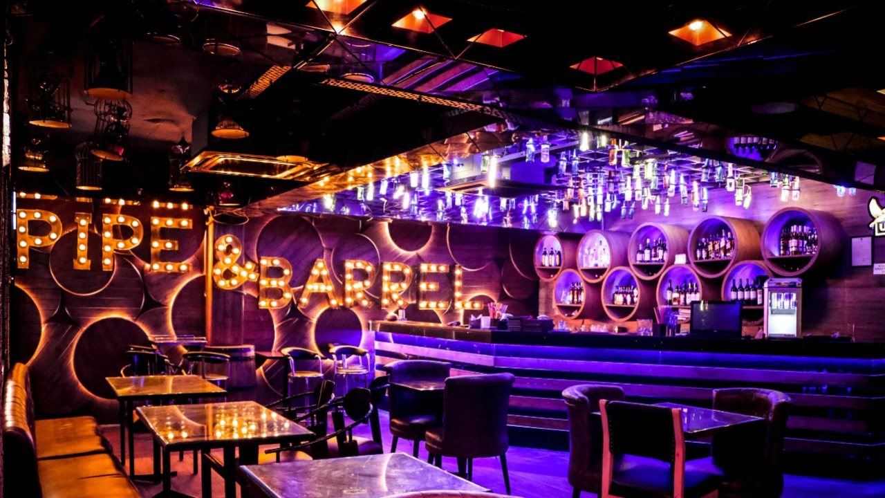 चंडीगढ की ये 5 जगह मनोरंजन के लिए है बेहद खास, लोग उठाते है नाइट लाइफ का लुत्फ