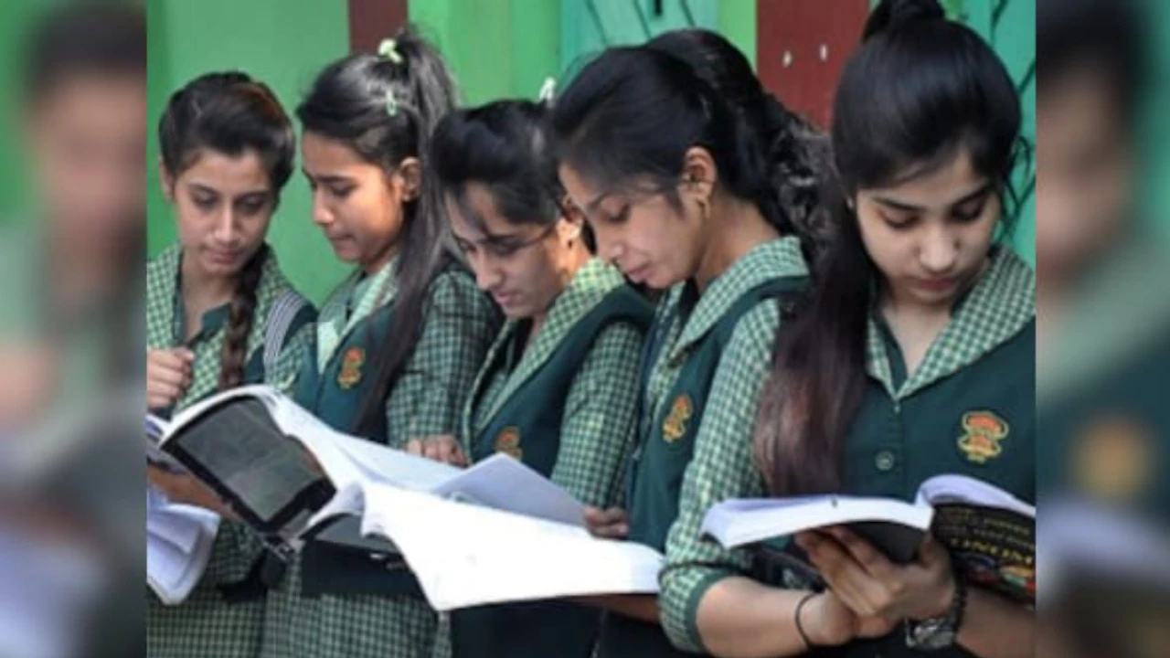 HBSE की 10वीं और 12वीं की परीक्षा की मार्किंग होने जा रही है अगले सप्ताह से शुरु, इस महीने तक आएगा परिणाम