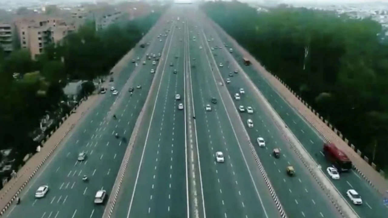 दिल्ली-देहरादून एक्सप्रेसवे पर बनने जा रहा है ऐलिवेटेड रोड, अवरोध बना 20 हेक्टेयर जमीन का टुकडा़