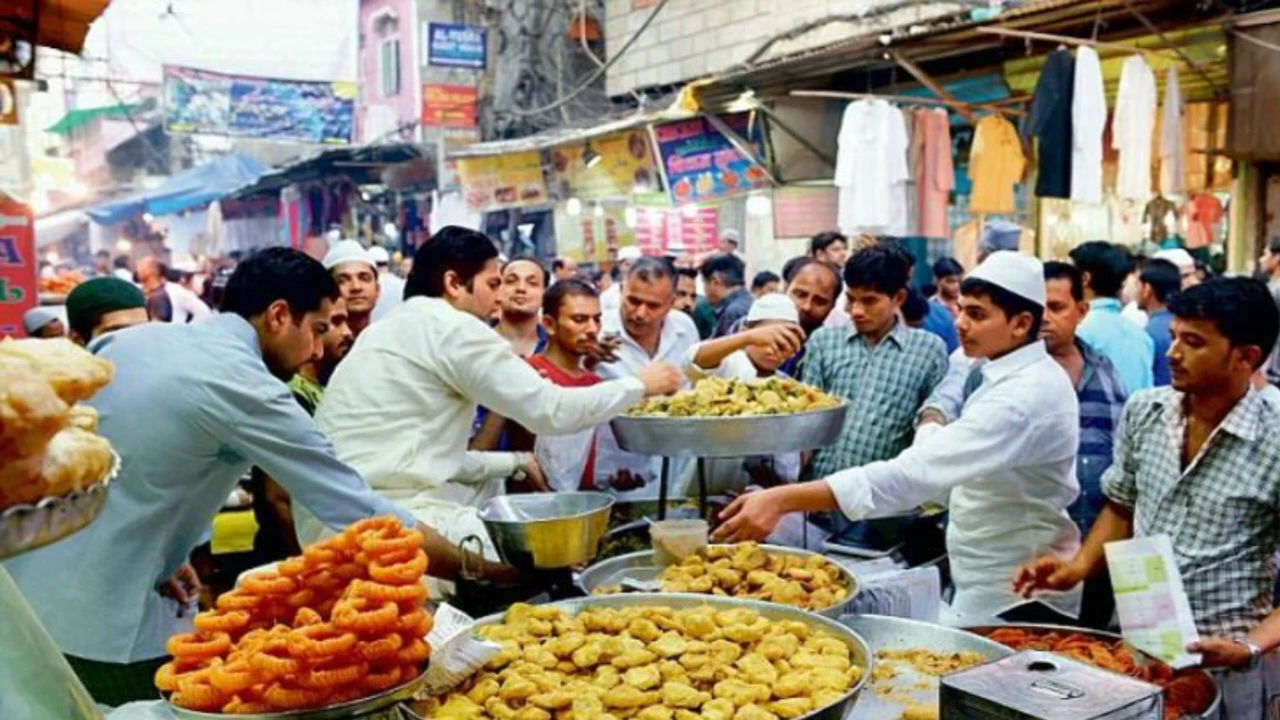 दिल्ली का ऐसा बाजार जहां खाना मिलता है लाजवाब, भूल जायेंगे बड़े बड़े रेस्टोरेंट का खाना