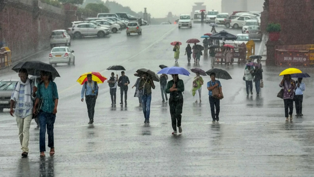 अब दिल्ली में हीट वेव होगी खत्म, मौसम विभाग ने दिया आंधी तूफान का अलर्ट