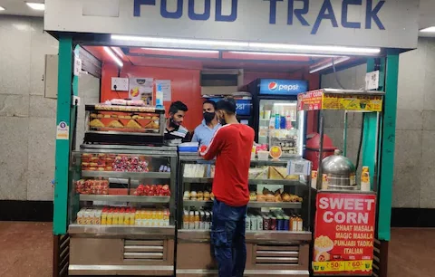 मेट्रो स्टेशनों पर दुकान खोलने का शानदार मौका, जानें किन स्टेशनों पर शुरू हुई सुविधा स्टोर की बुकिंग